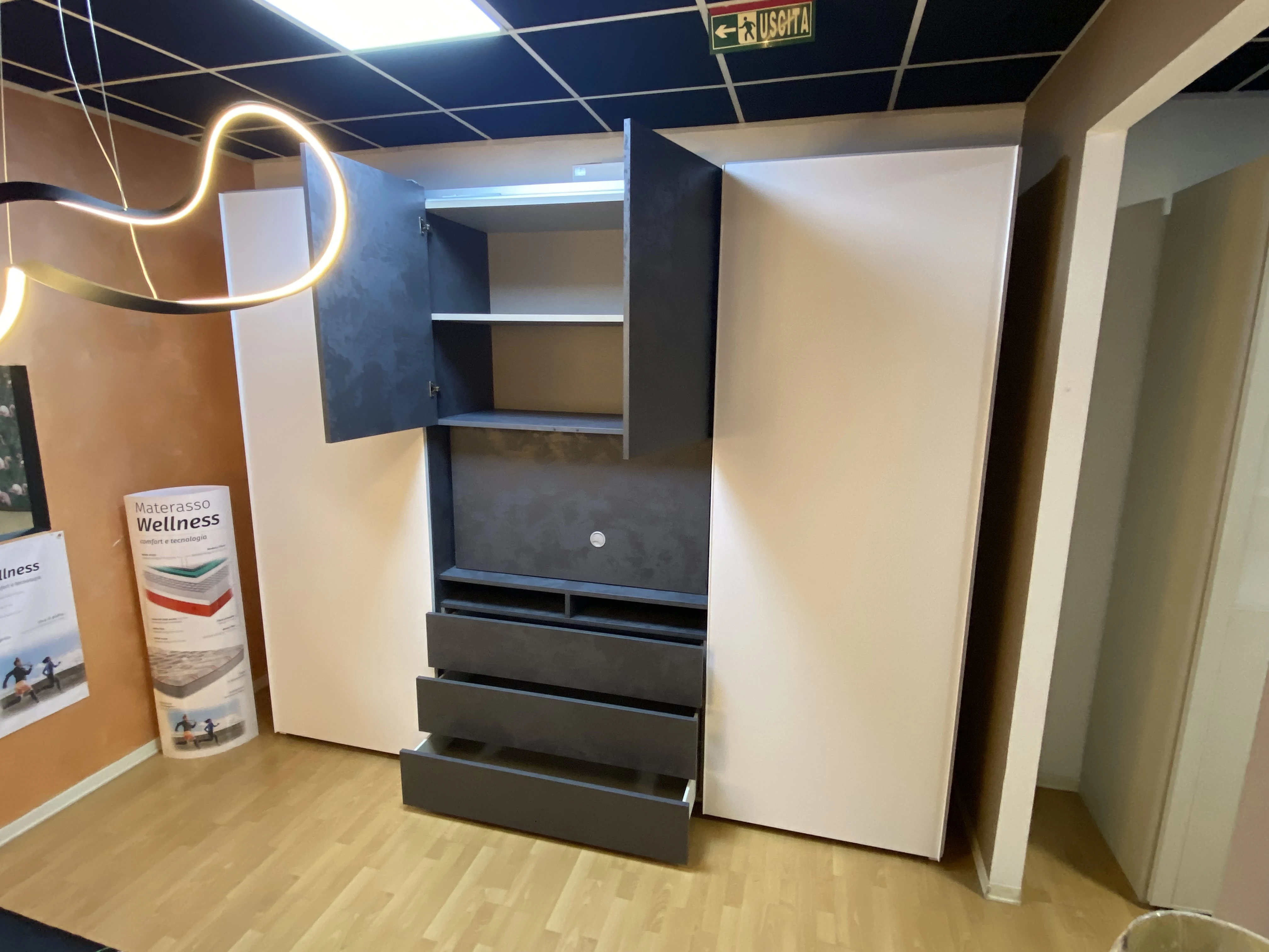 Outlet - Armadio Scorrevole con Porta TV