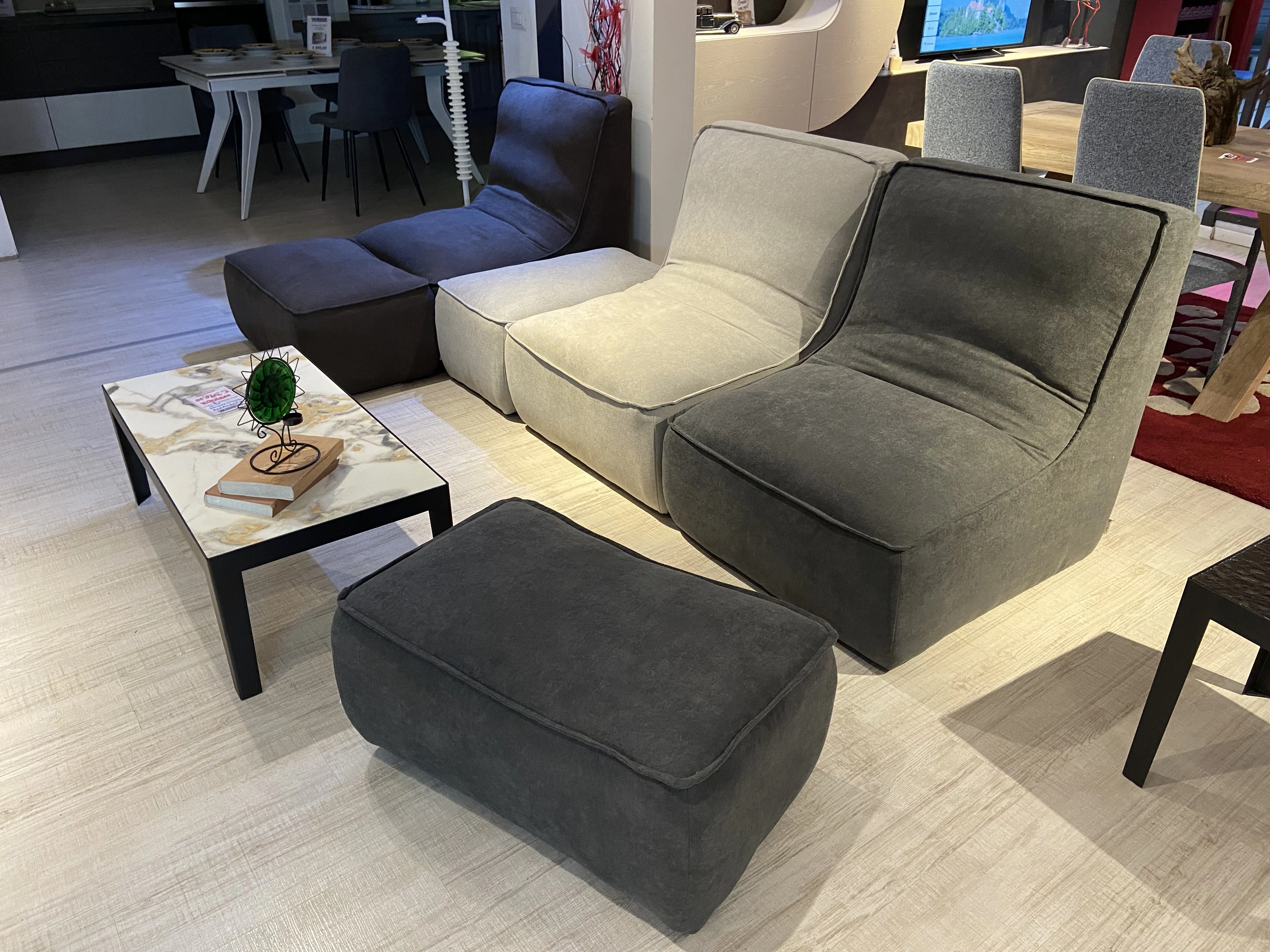 Poltrona Caroline Capodarte con Pouf