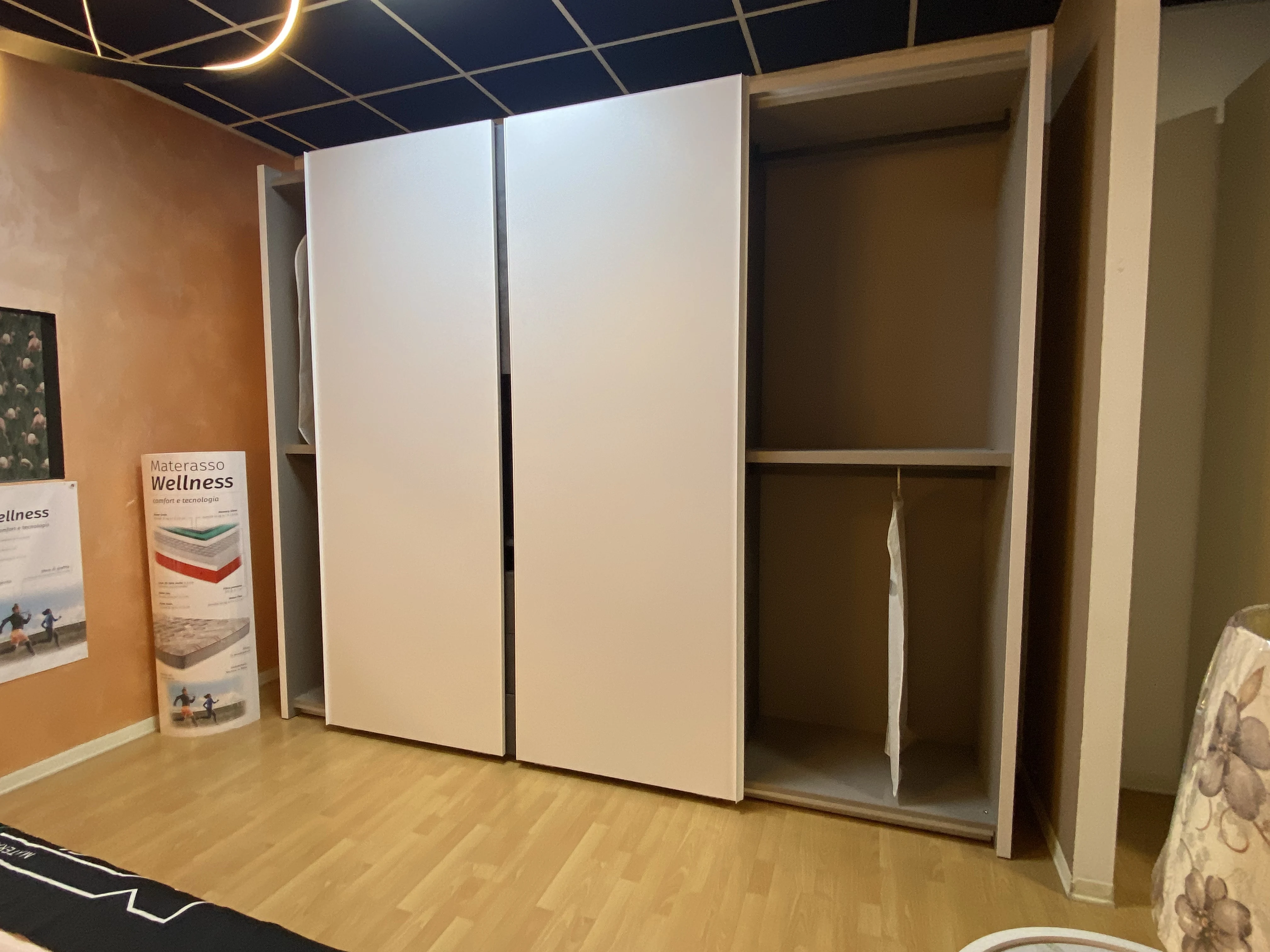 Outlet - Armadio Scorrevole con Porta TV